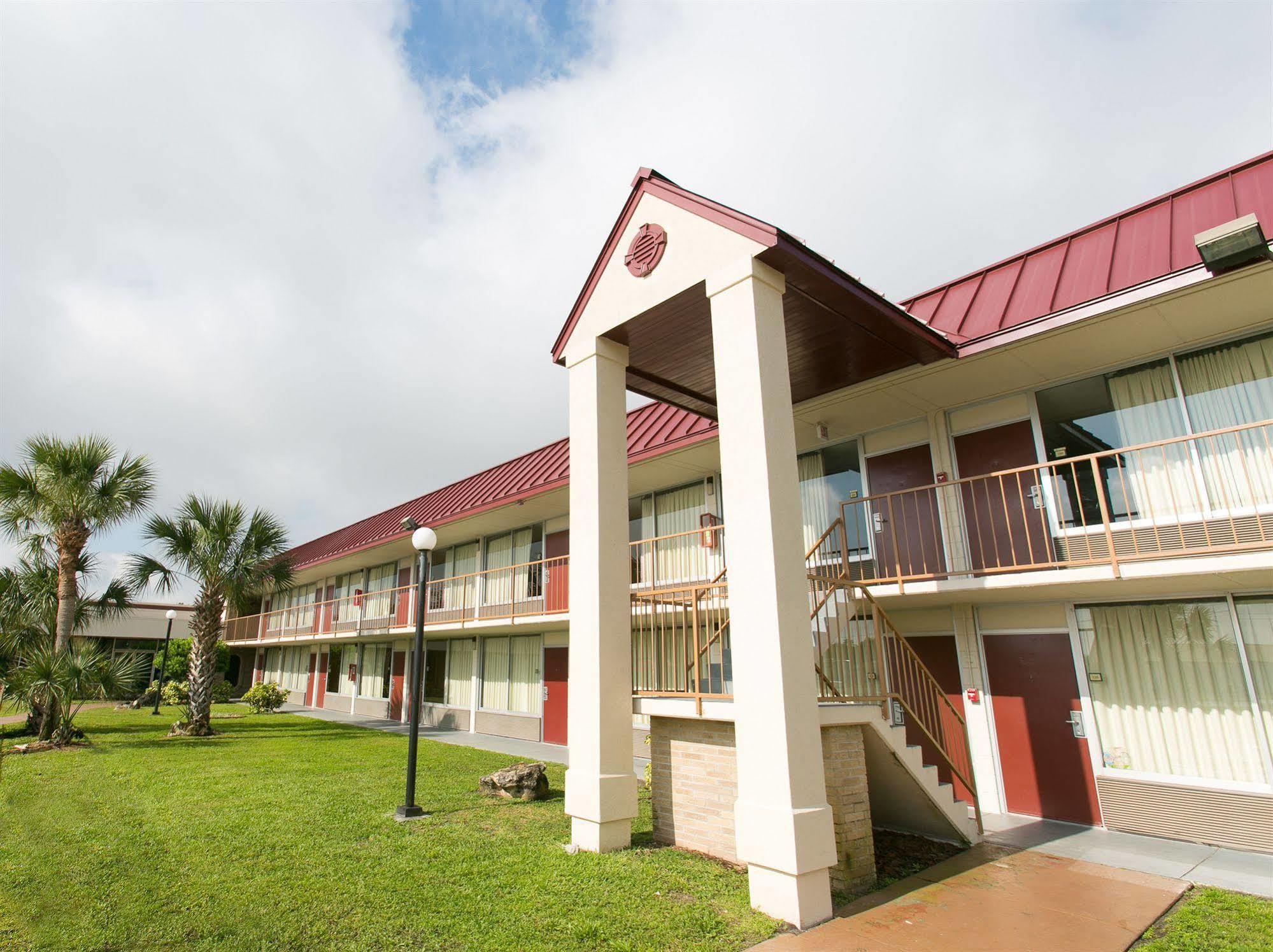 Fairbridge Inn Express Dundee Winter Haven Exterior photo